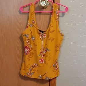 Sleeveless shirt